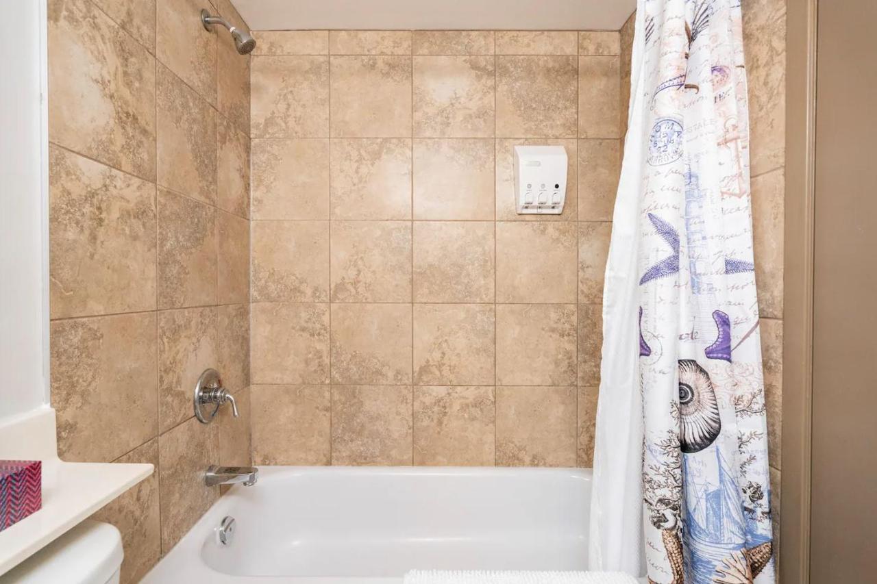 Entire Condo Downtown, Walk To Bmo & Stampede, Parking, 1,5 Hrs To Banff Calgary Exterior photo