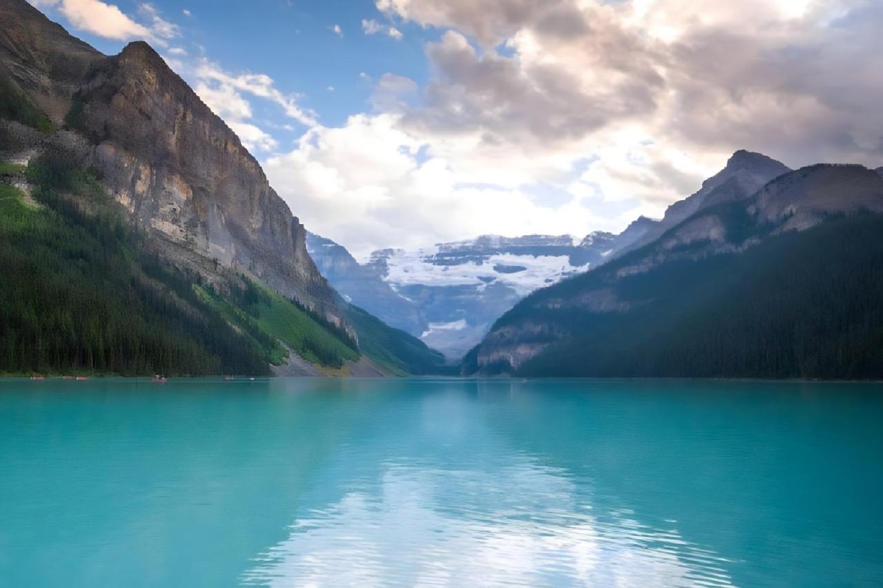 Entire Condo Downtown, Walk To Bmo & Stampede, Parking, 1,5 Hrs To Banff Calgary Exterior photo