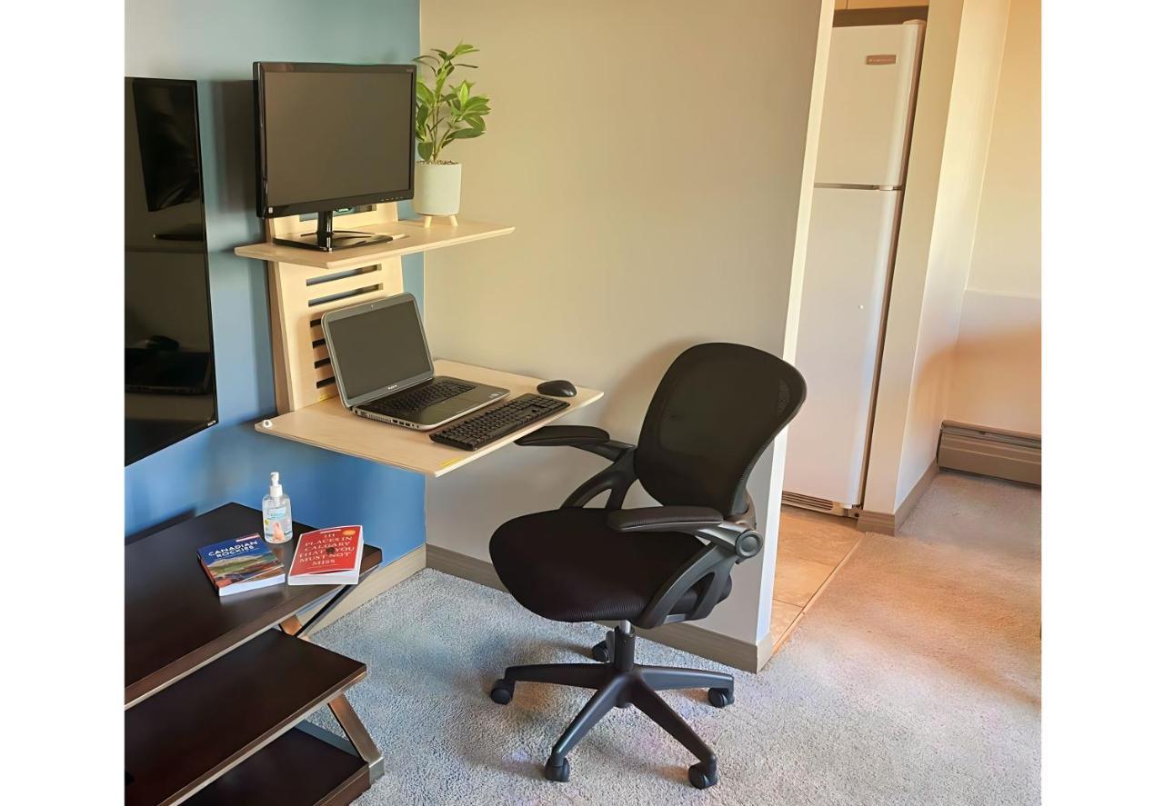 Entire Condo Downtown, Walk To Bmo & Stampede, Parking, 1,5 Hrs To Banff Calgary Exterior photo